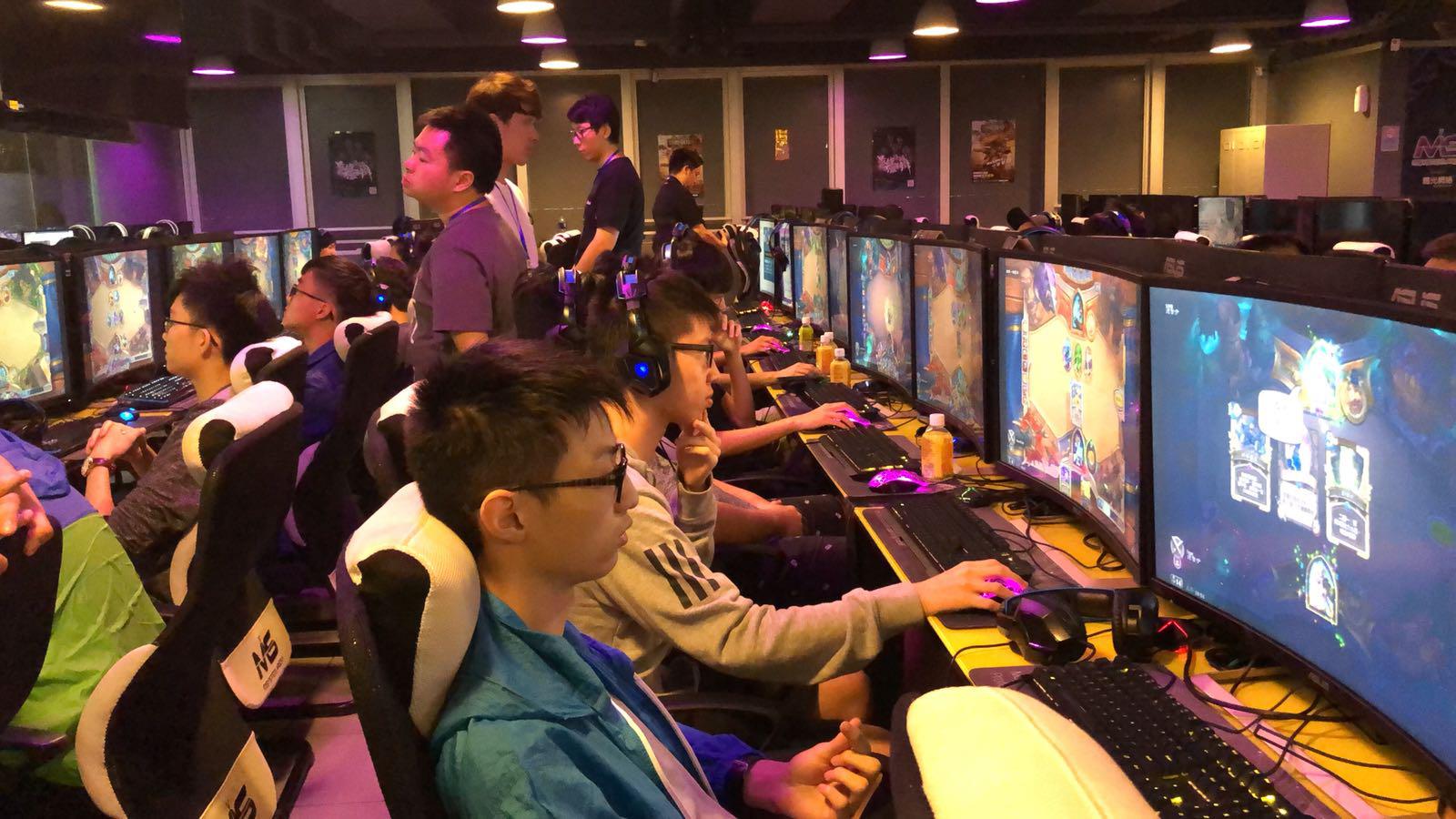 体现了对球 体现了对球